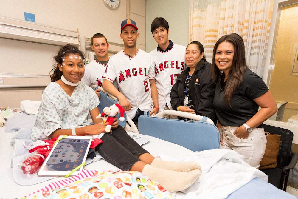 試合前に球場近郊の小児病院を訪れた大谷（Angels　Baseball　提供）