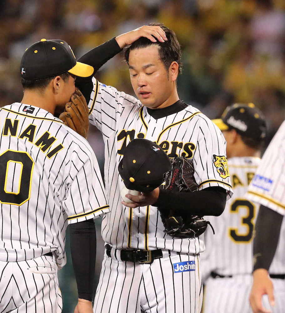【画像・写真】4回、ヤクルト打線につかまり苦しい表情の高橋遥（右）（撮影・大森　寛明）