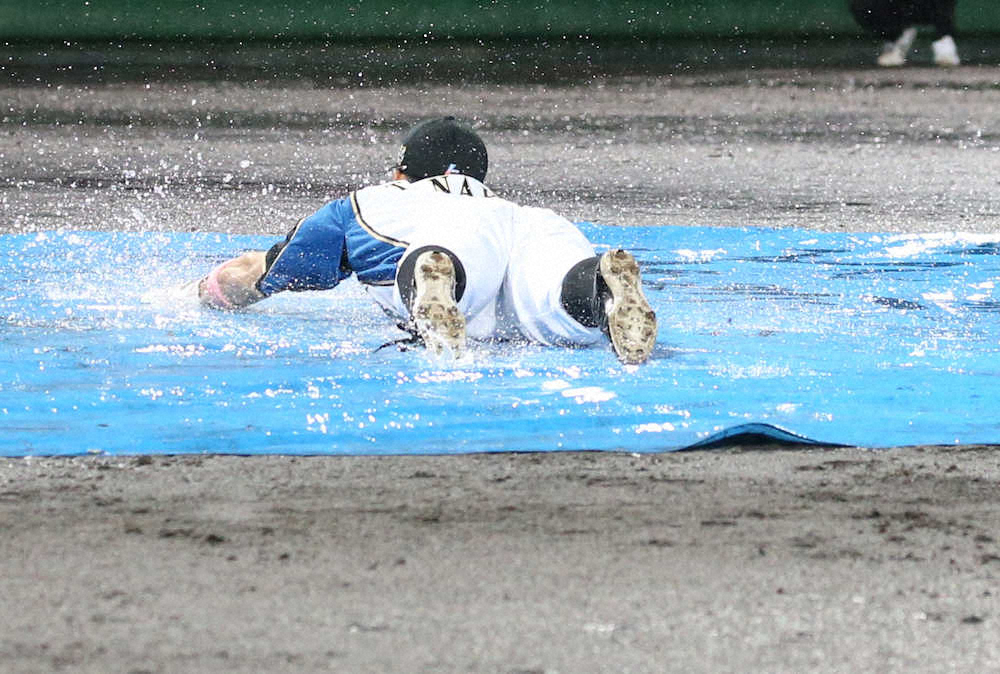 【画像・写真】日本ハム・杉谷　田中賢完コピ！？降雨コールドゲーム後ヘッスラで沸かせる