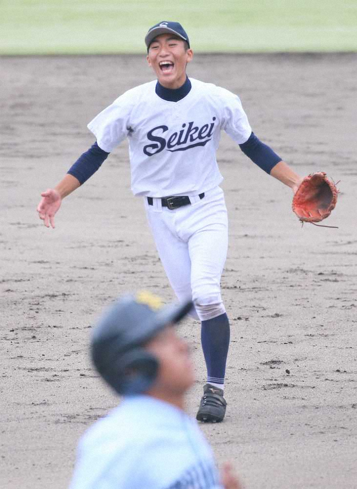 【画像・写真】福島成蹊、学法石川下して初の4強！敵将・佐々木監督、完投の松本に脱帽「完敗です」