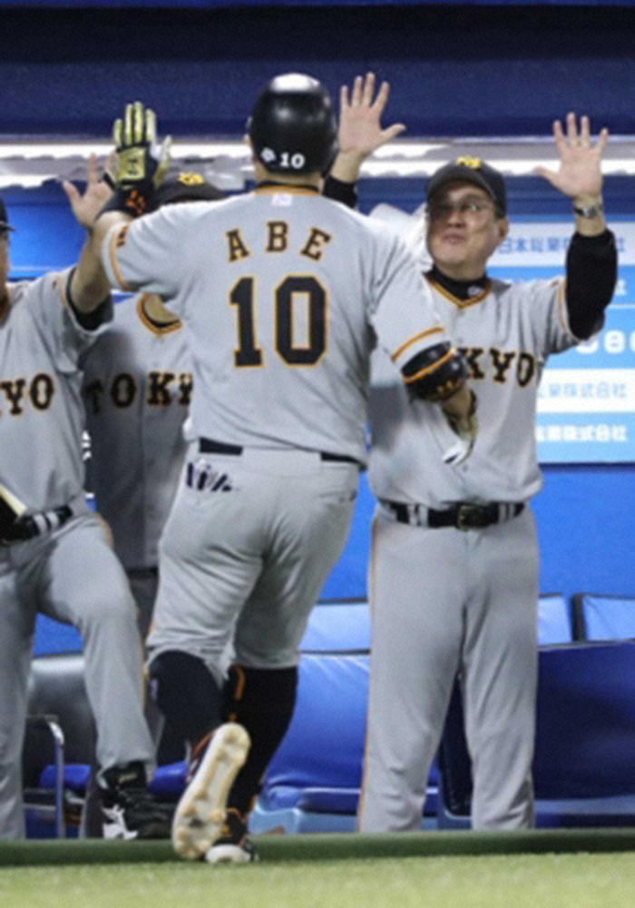 【画像・写真】V奪回から2日…巨人・阿部、電撃引退　19年目40歳、405発の球団史上最高捕手