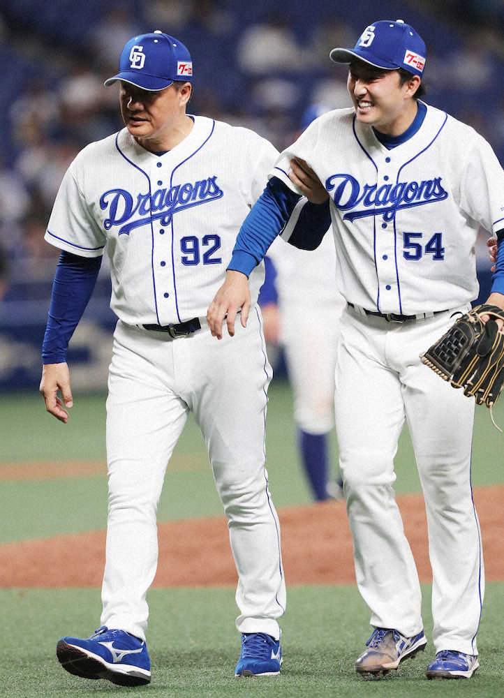 【画像・写真】【隠しマイク】打球直撃の中日・藤嶋に伊東ヘッド「当たった方がボール良かった」