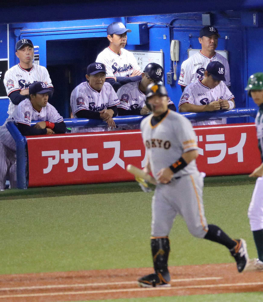 【画像・写真】巨人・阿部、レギュラーシーズン最終打席は申告敬遠　代走には中大後輩の鍬原