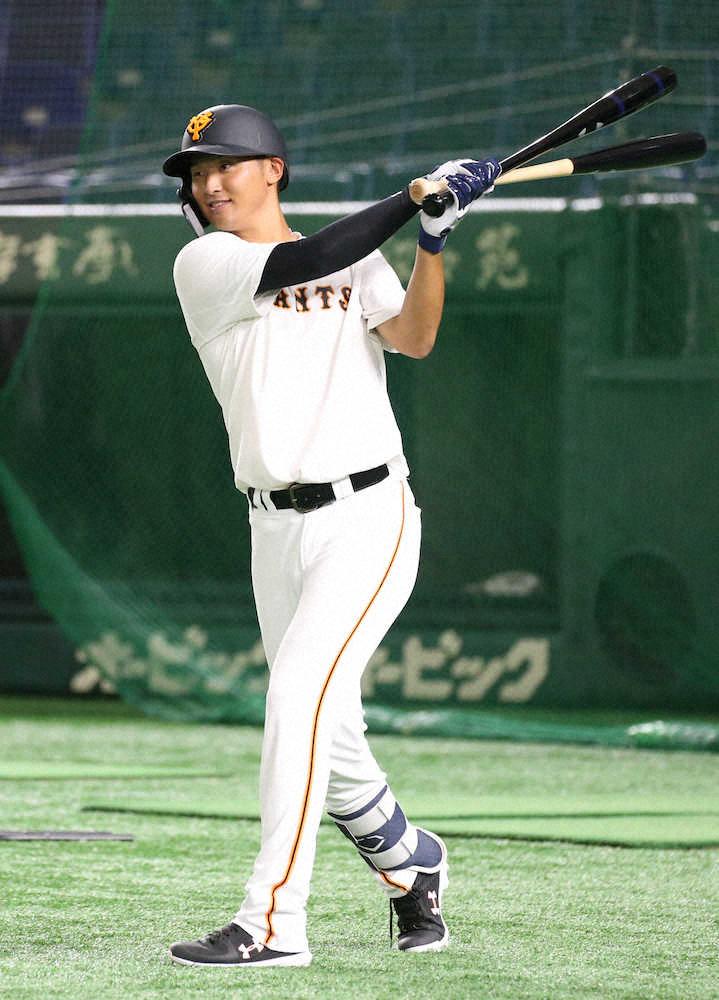 【画像・写真】巨人・吉川尚が1軍練習合流　腰への負担考慮、外野起用へ　原監督「外野もうまいらしいよ」