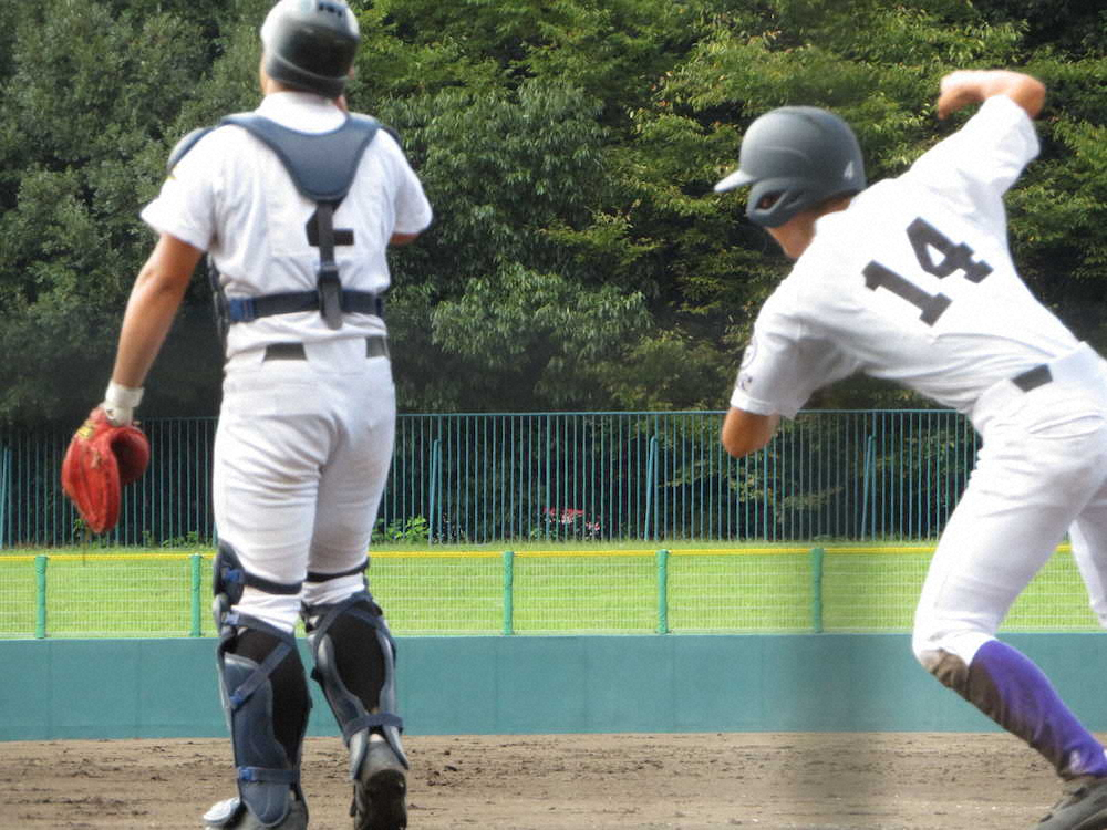 【画像・写真】天理　苦しみながらも近畿大会出場決定　指揮官も円陣に加わりハッパ