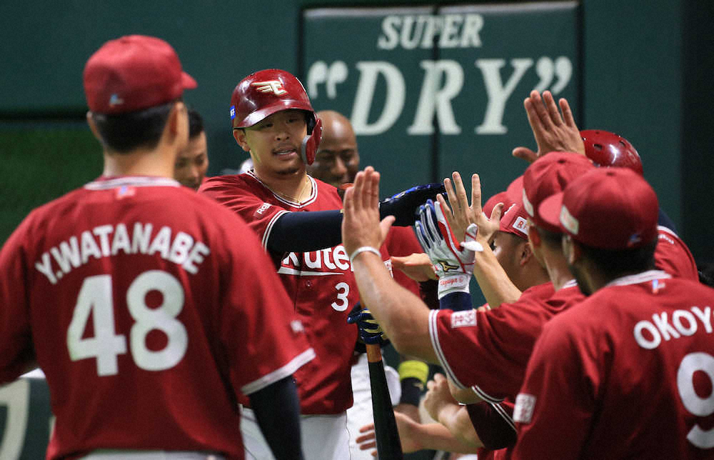 【画像・写真】楽天・浅村　3回に勝ち越しソロ！CS2試合連続3本目のアーチ