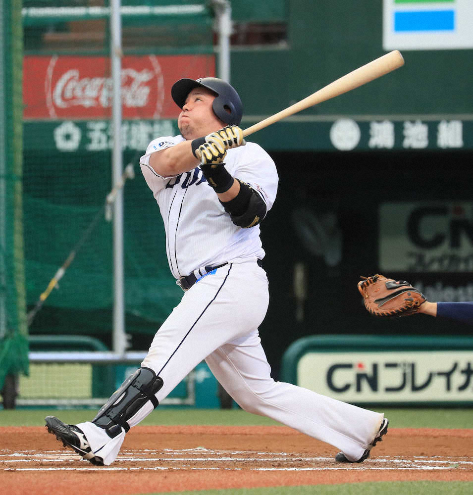 【画像・写真】西武　山川　全体練習終了後に居残り30分　フリー打撃“おかわり”