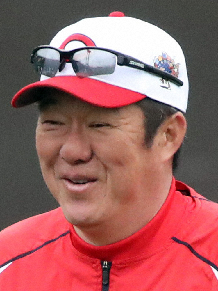 【画像・写真】広島　佐々岡新監督就任、会見で「全身全霊、務めさせていただきます」