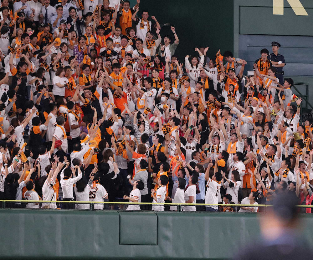 【画像・写真】巨人4番岡本が大仕事！阪神の逆転直後に同点２ラン「最高の結果に」