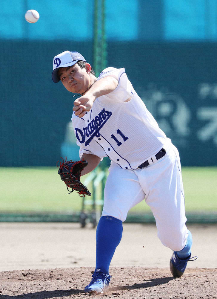 【画像・写真】シート打撃に登板し、力投する小笠原（撮影・椎名　航）