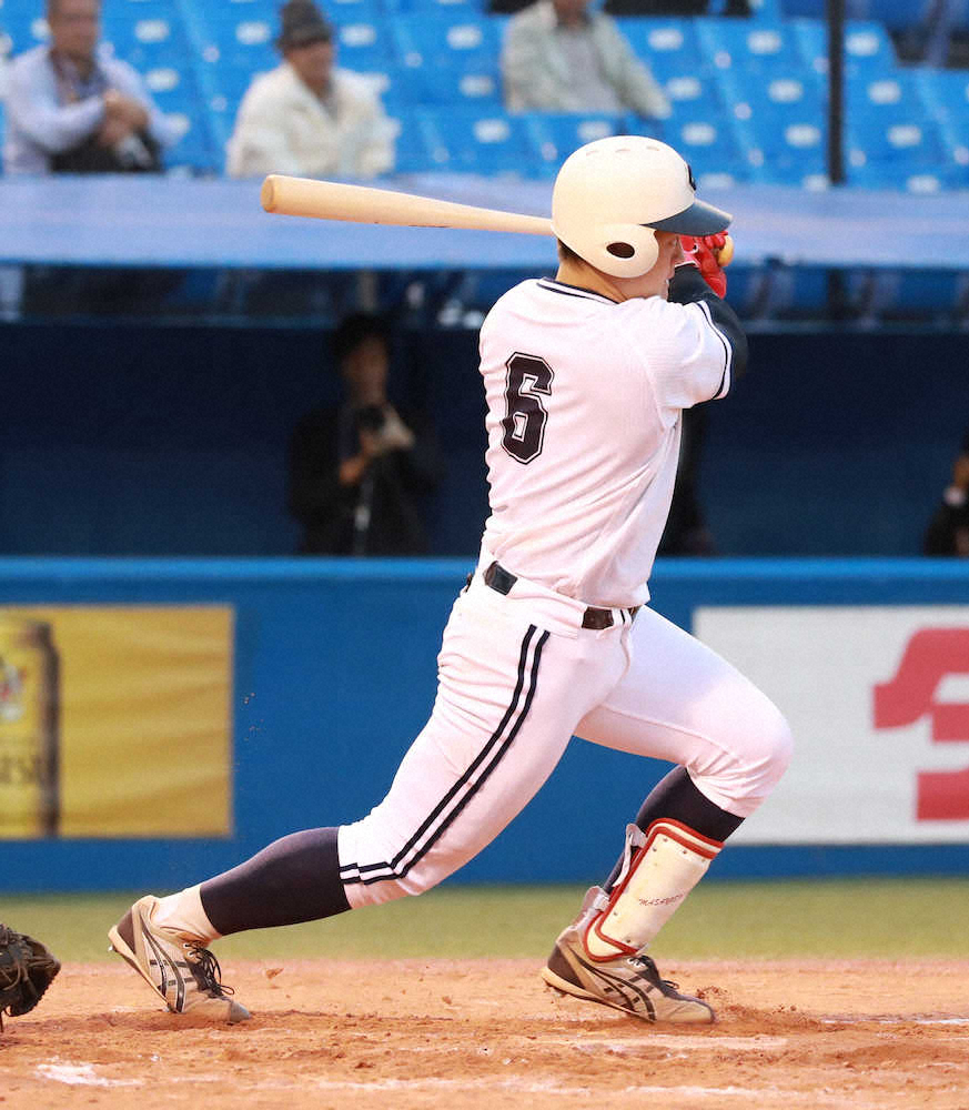 【画像・写真】中大　立正大に先勝、04年秋以来の優勝へ前進　4番・牧「ワクワクしながらやってます」