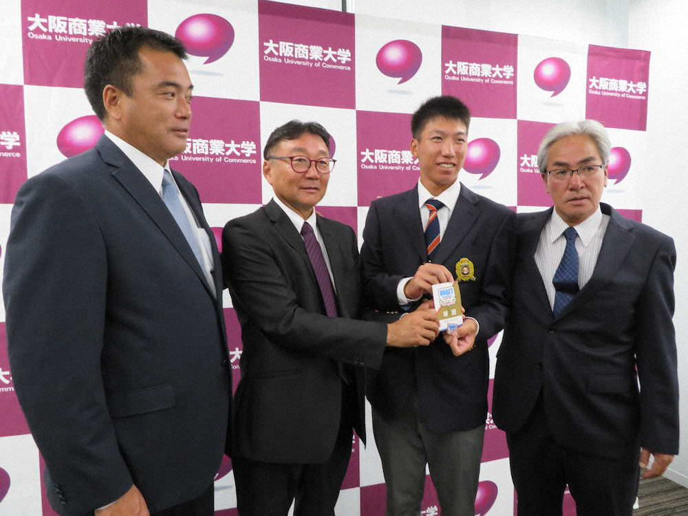 【画像・写真】中日　ドラ2橋本に指名のあいさつ「キャンプ1軍スタートでアピールしたい」