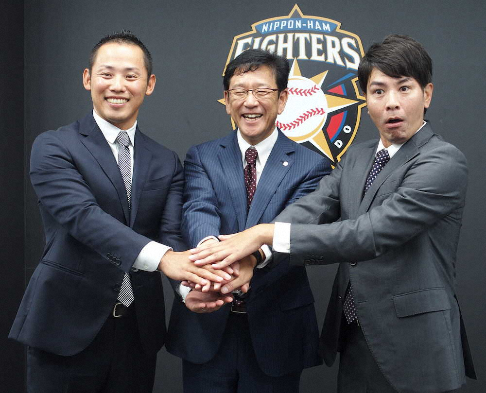 【画像・写真】日本ハム　武田＆矢野コーチが会見　小笠原ヘッドの会見を英語で“完コピ”