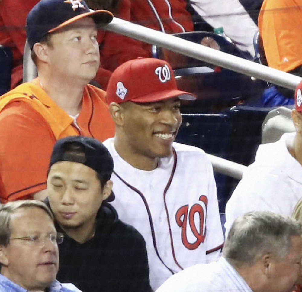 【画像・写真】アストロズ王手　敵地で3連勝　八村も現役最強・コールに興奮　史上2位タイ47K　