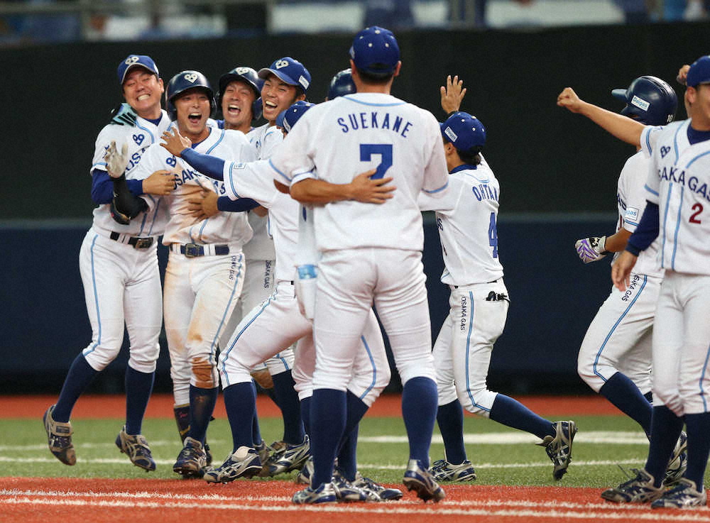 【画像・写真】大阪ガス　延長サヨナラで14年ぶり決勝進出　初Vへ小深田「ここまで来たら…」