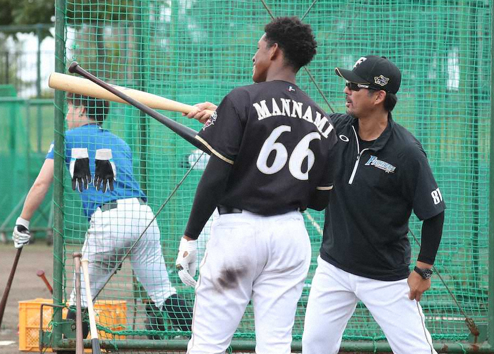 【画像・写真】“鬼軍曹”小笠原ヘッドに選手と同じ目線の武田、矢野両コーチ　初入閣の3人がもたらす改革に注目
