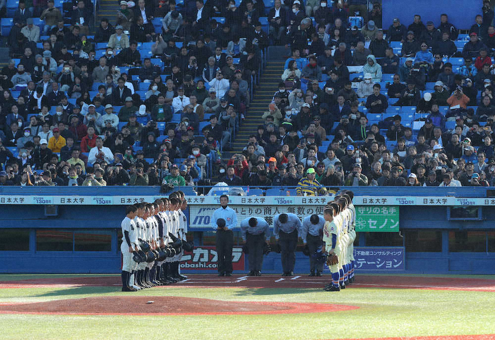 【画像・写真】明徳義塾、星稜と27年ぶりの公式戦で勝利　打線つながり8得点　主将・鈴木が3ラン