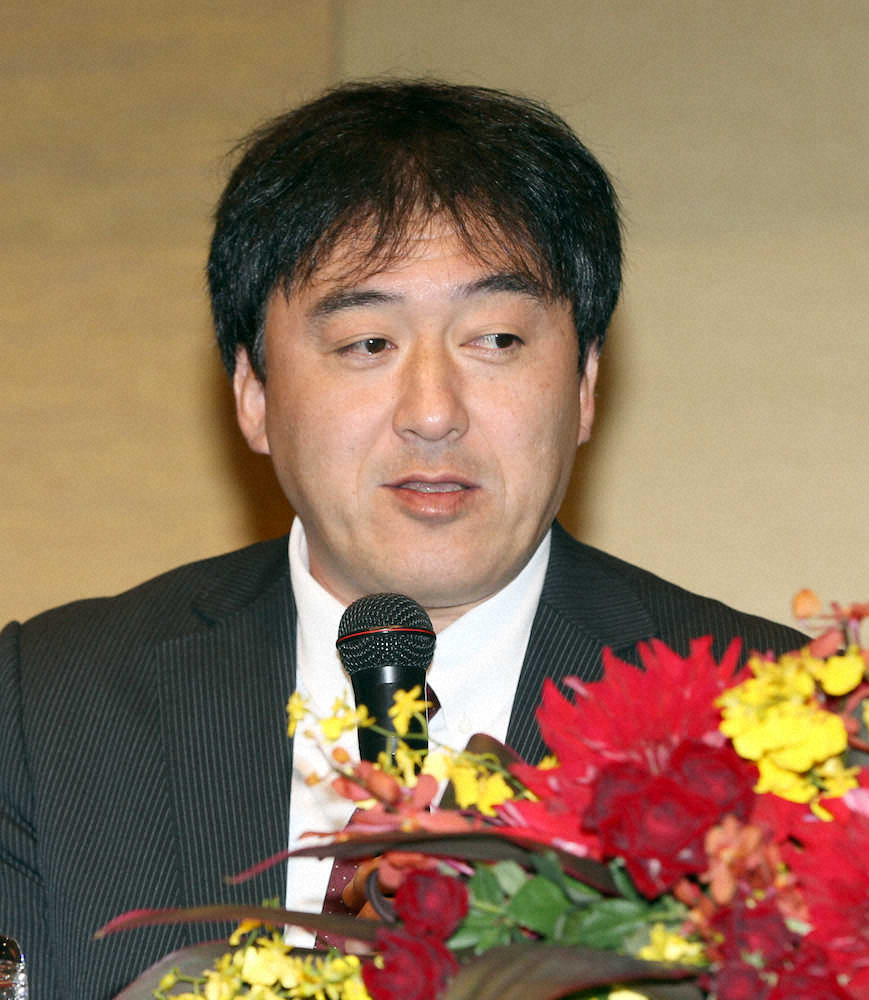 【画像・写真】会見の席で話す石井GM（撮影・久冨木　修）　