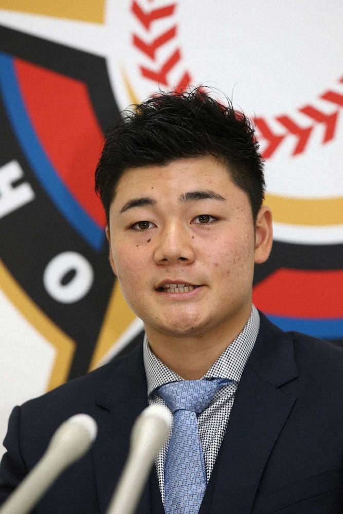 【画像・写真】清宮　2年連続アップでサイン「引っ張っていってくれと言われた」