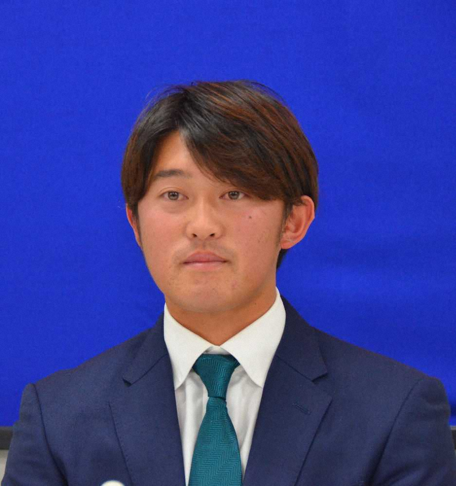 【画像・写真】中日・武田は50万円ダウン　「長打率伸ばしたい」来季は定位置獲りを