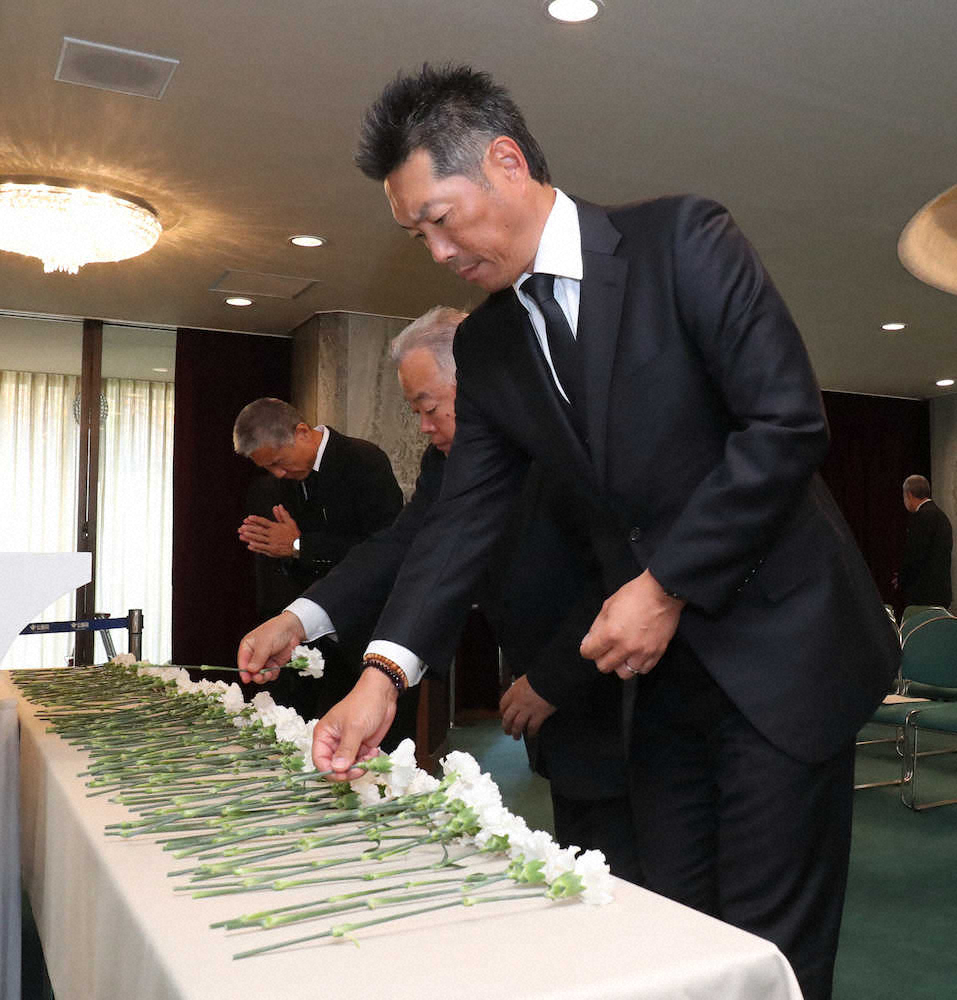 【画像・写真】小久保氏　恩師の死「早すぎた」高野連前事務局長の竹中氏お別れ会