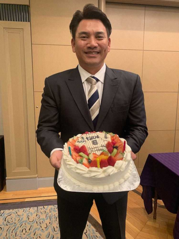 【画像・写真】ロッテ井口監督、4日に45歳誕生日　来季へ決意「優勝争いができるように」