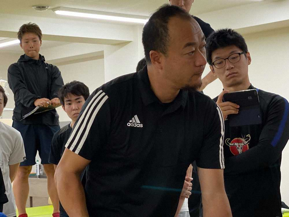 【画像・写真】エンゼルス　寺田トレーナーがセミナー、8時間実技指導「技術もそうだがつながりが大切」