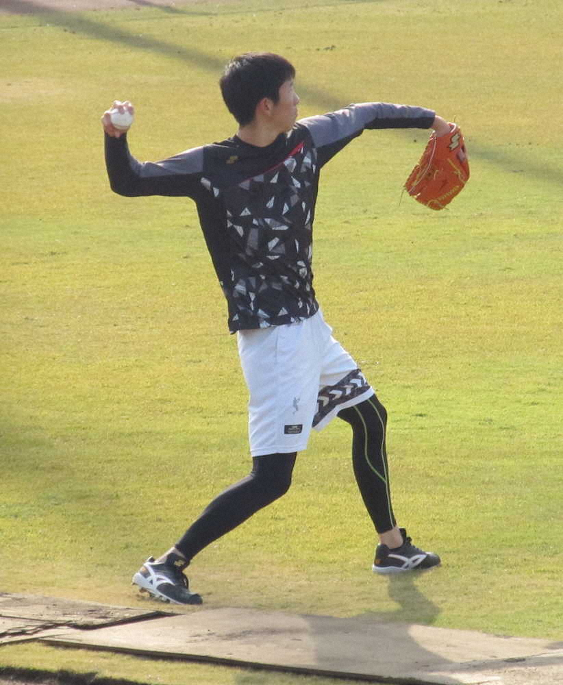 【画像・写真】巨人　戸郷、オフのポイントは「肩を休めないこと」飛躍の2年目へ意気込む