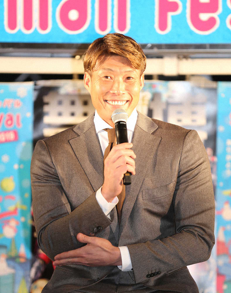 【画像・写真】トークショーで笑顔で話す吉田正（撮影・後藤　正志）