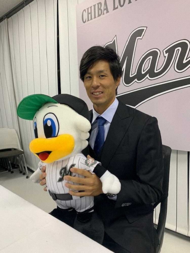 【画像・写真】ロッテ　岡、600万円増で更改　周東超え盗塁成功率も打撃課題、福田FA移籍を刺激に