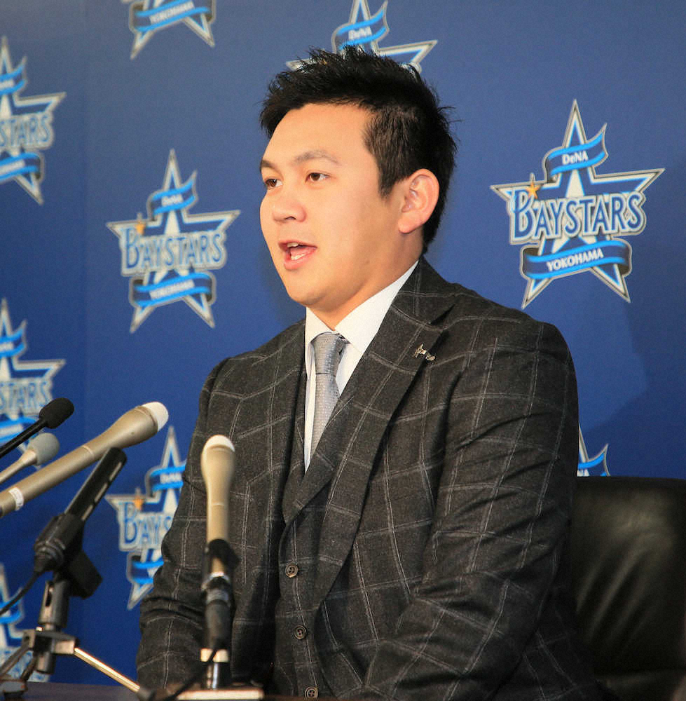 【画像・写真】DeNA　山崎、1億円増の3億5000万円でサイン　2年連続セーブ王、メジャー挑戦意向伝えていた