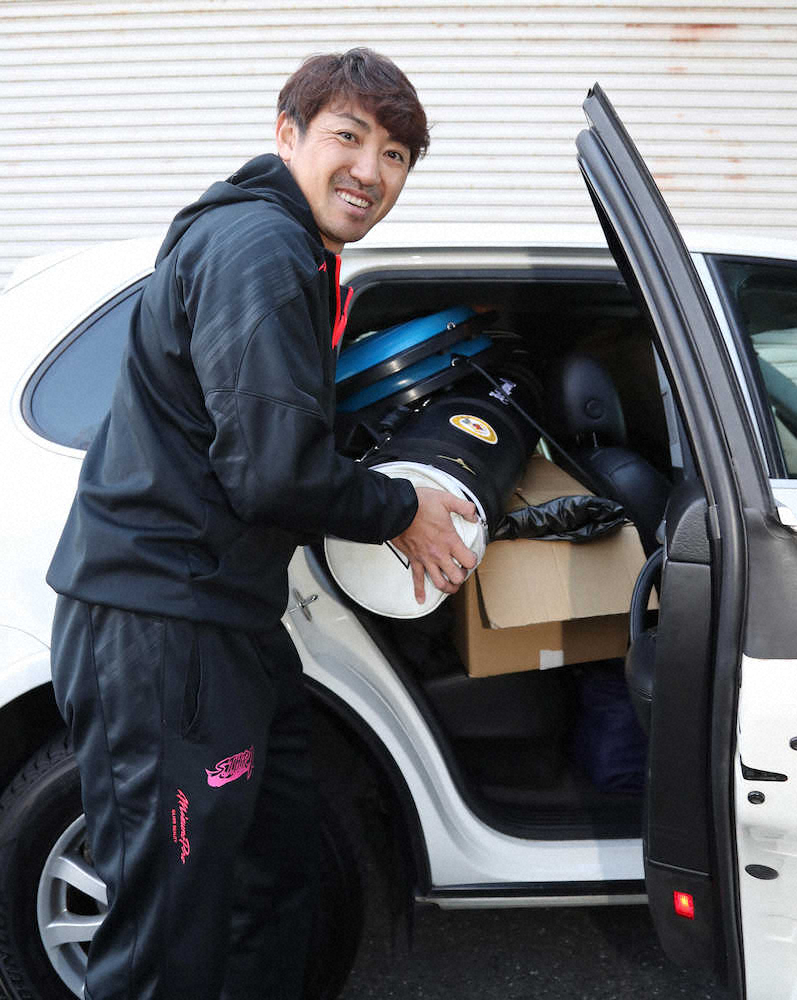 【画像・写真】ソフトバンク・内川　新トレ継続「去年より確実に動けている」