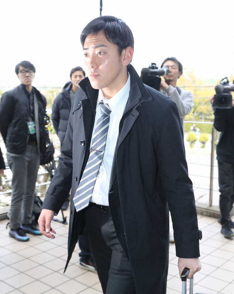 【画像・写真】阪神ドラ6・小川　1軍1番乗り目指し「しっかりやっていきたい」決意の入寮