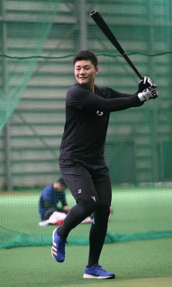 【画像・写真】日本ハム・清宮　初打ちで目標キッパリ「本塁打王」グリップエンド下げる新打法