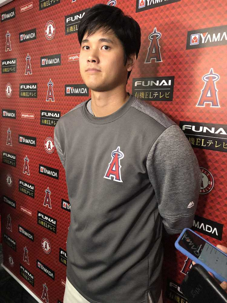 【画像・写真】9月24日，術後初会見に臨んだ大谷（撮影・柳原　直之）