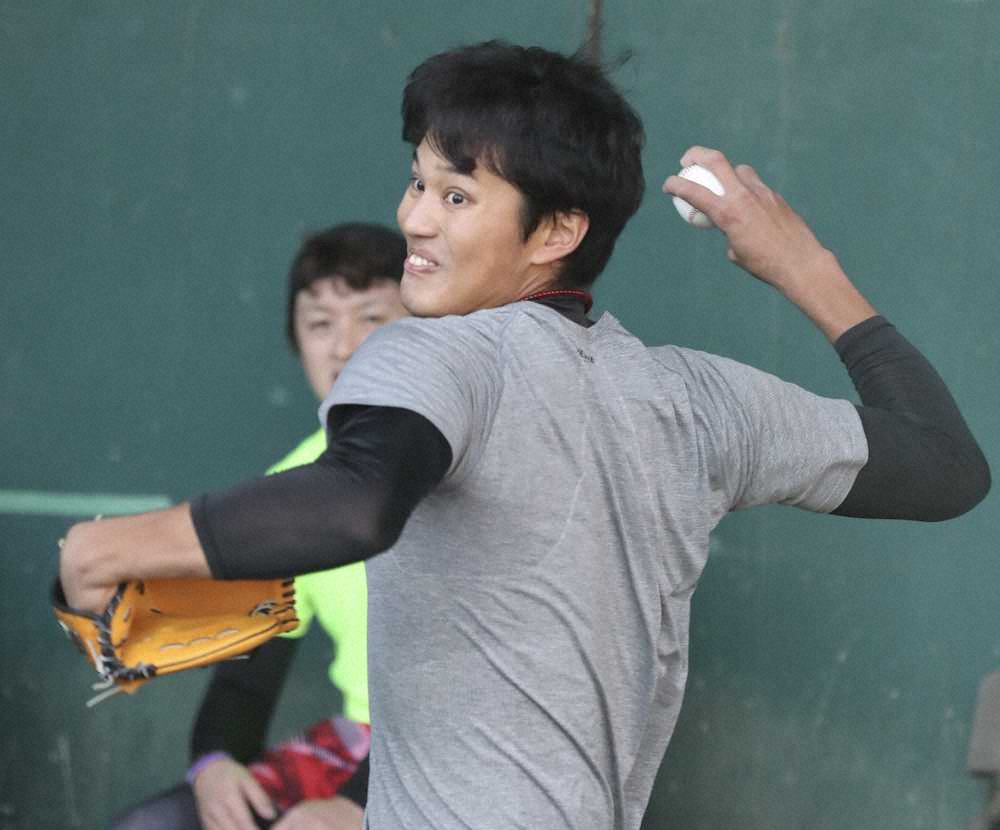 【画像・写真】阪神・藤浪仕上がり上々　通算317勝のレジェンド左腕からも太鼓判