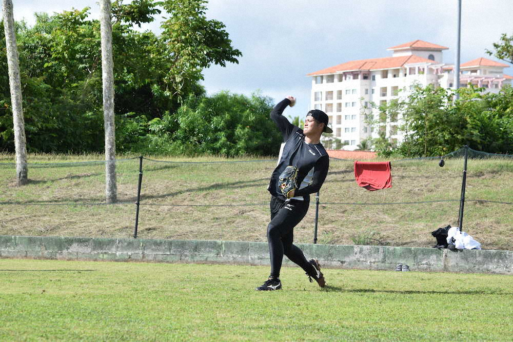 【画像・写真】ソフトバンク・甲斐野　今季テーマは「四球撲減」