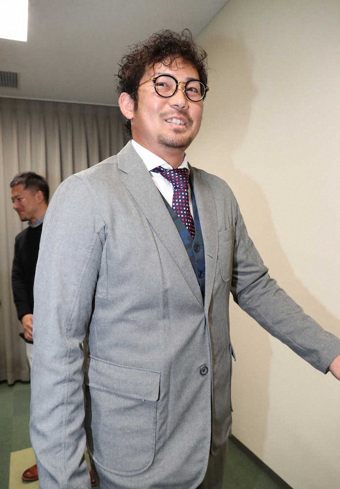 【画像・写真】レタスに変えて…阪神・岩田、米国で“ハンバーガートレ”「これええやんって思って」