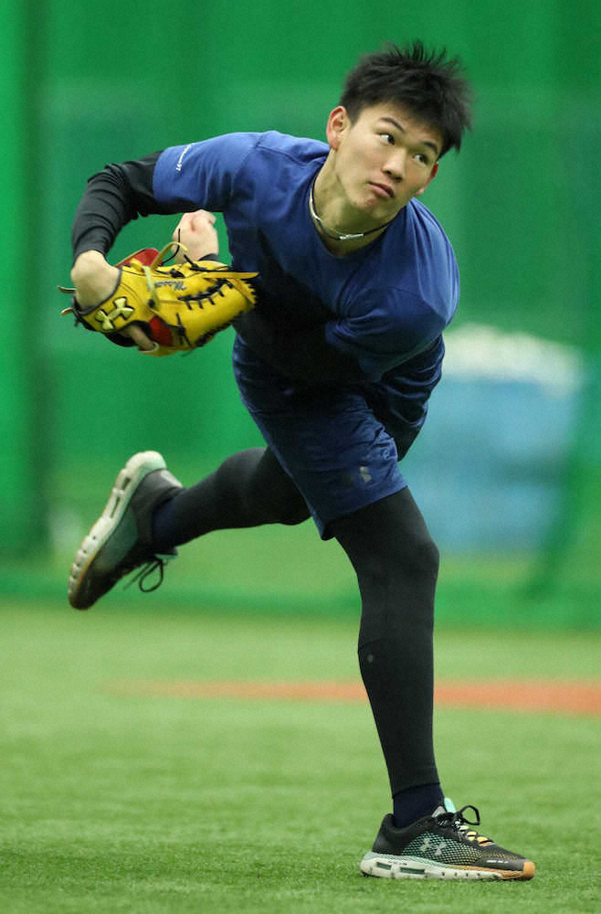 【画像・写真】阪神ドラ3・及川　手作りシャドー棒持参で課題修正だ！