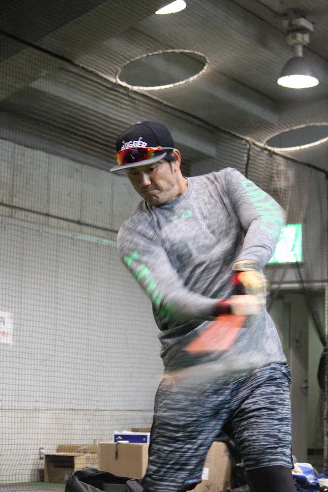 【画像・写真】阪神・中谷　友情に刺激!引退後も変わらぬ絆で練習サポート、同期の岩本氏＆穴田氏に恩返し誓う