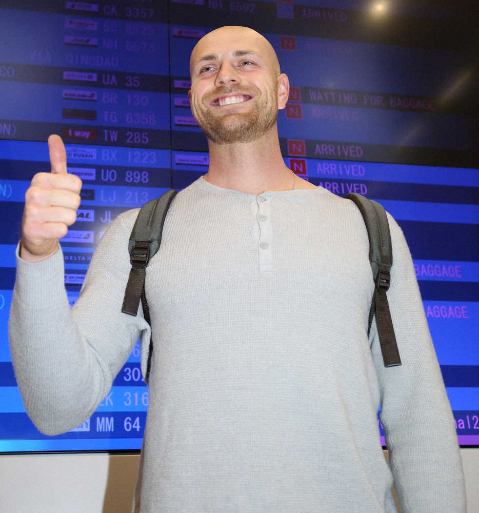 【画像・写真】阪神　新助っ投エドワーズ＆ガンケル入団会見