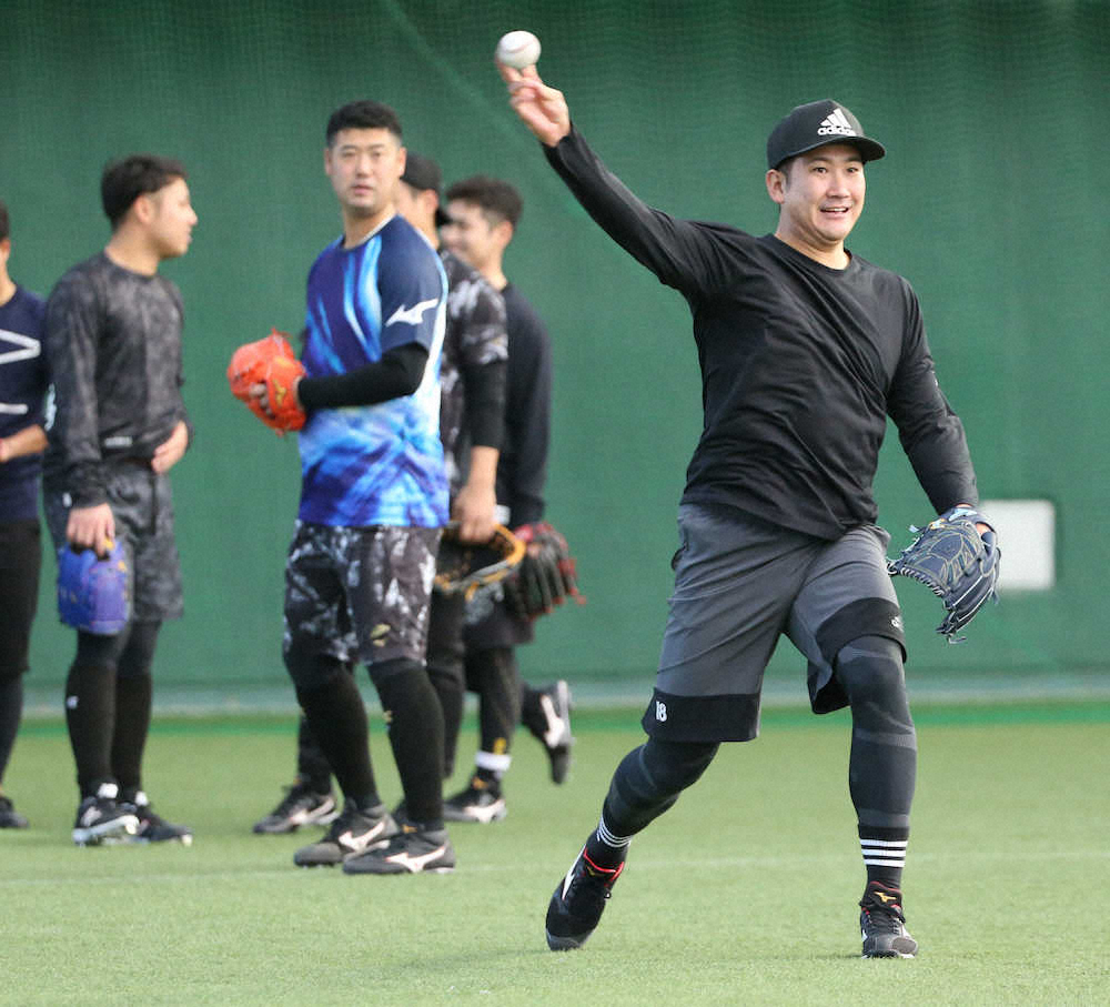 【画像・写真】巨人合同自主トレスタート　桜井、高橋らブルペン熱投「しっかり調整したい」