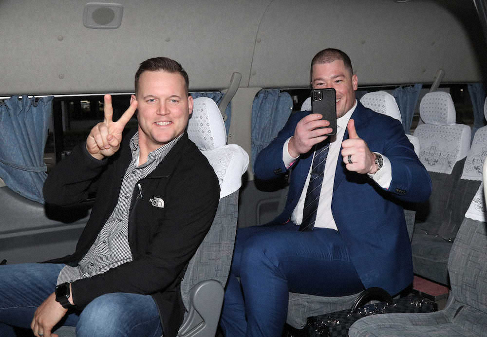 【画像・写真】阪神新外国人のボーア　笑撃の来日第一声　一番の武器は「歌声」