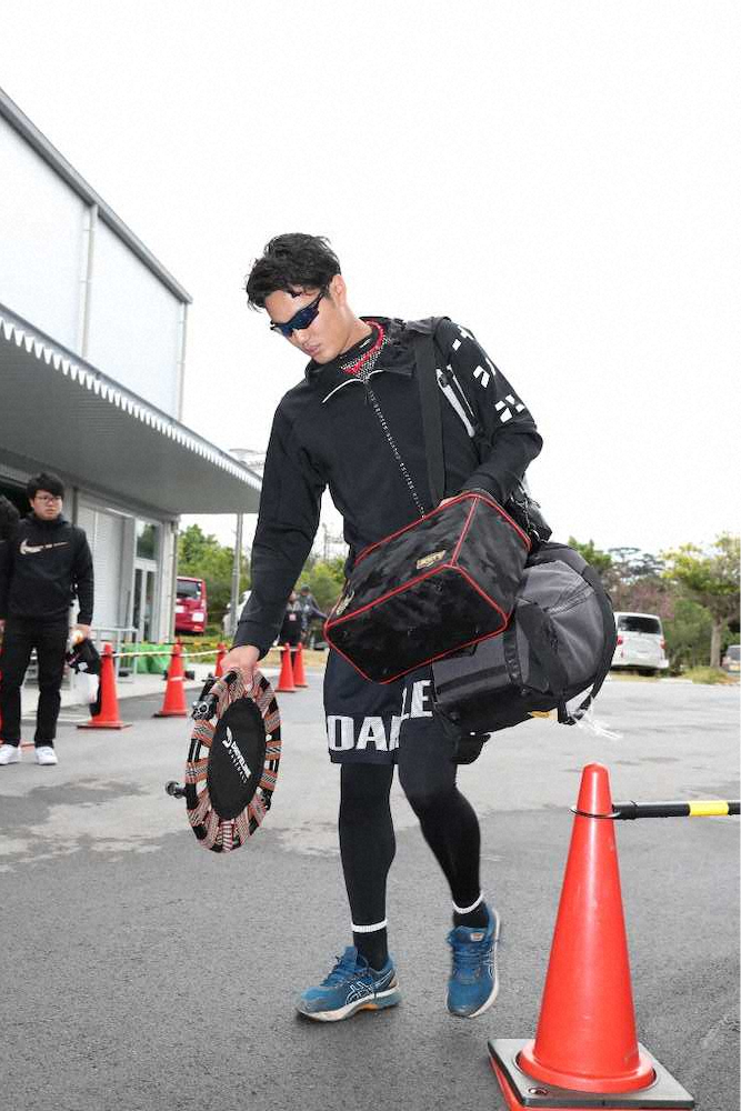 【画像・写真】阪神・藤浪　沖縄で今年初ブルペン50球