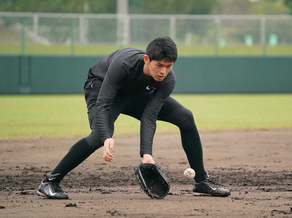 【画像・写真】ロッテ・ドラ1朗希　“足元見つめて”ノック切り上げ決断