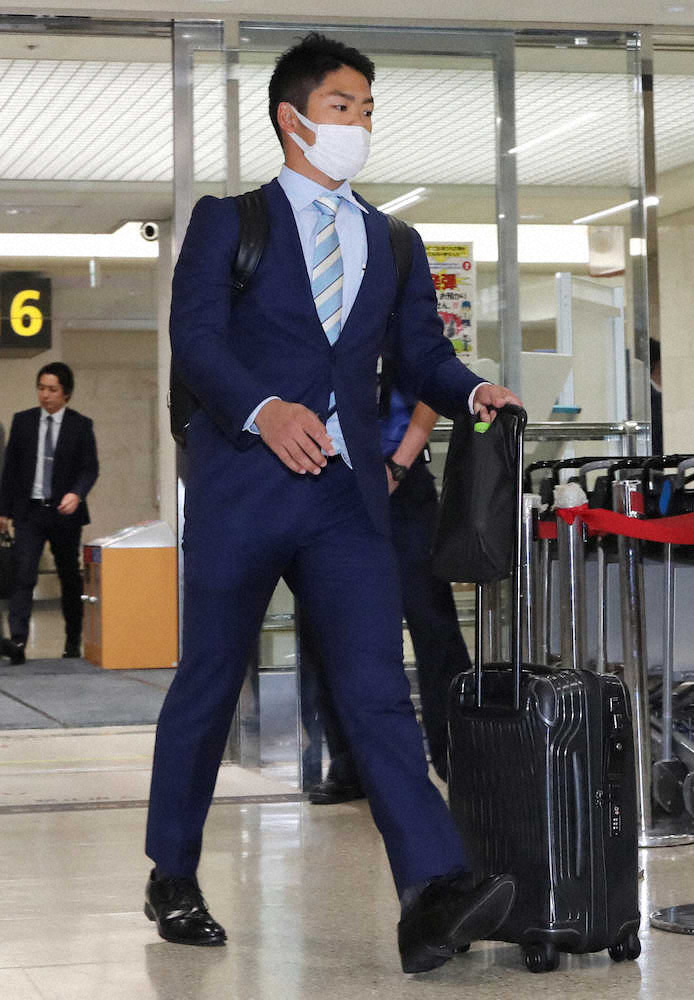 【画像・写真】中日・根尾　初の1軍キャンプへ「いよいよ始まるなと」