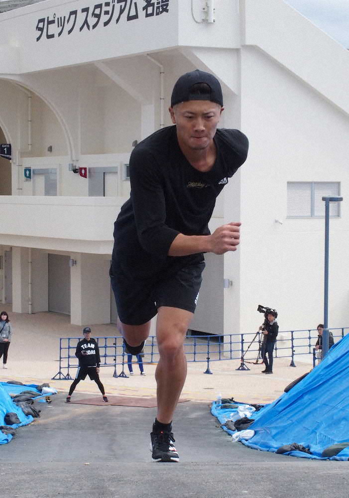 【画像・写真】日本ハム新主将・西川　本拠地に投手野手混合ロッカー希望「壁をなくしたい」