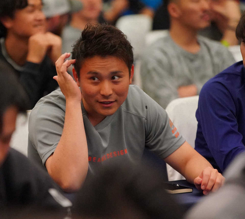 【画像・写真】DeNA・佐野　筒香から主将受け継ぎ「今までと違う緊張感」