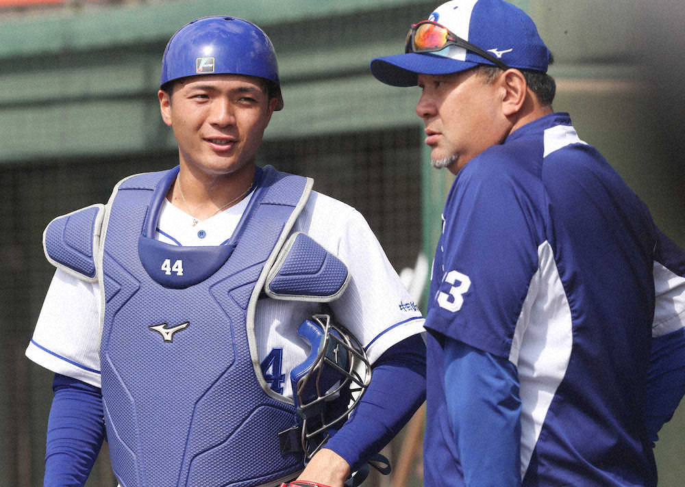 【画像・写真】中日ドラ4・郡司　初打席初安打!守備でも“頭脳的”　与田監督「十分スタメンでいける」