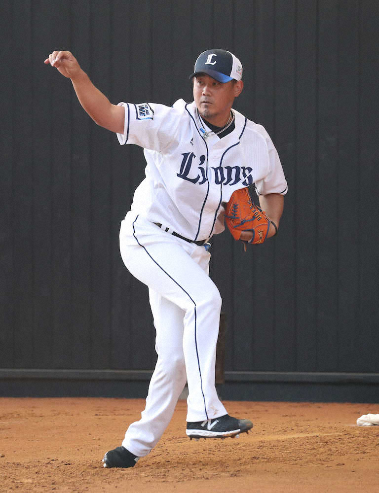 【画像・写真】西武・松坂　中1日で4度目ブルペン「遠投の感じがよかったので」